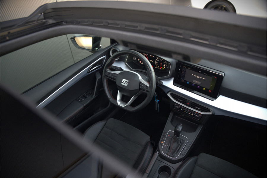 Seat Ibiza 1.5 TSI FR Business Intense Plus | Panoramadak | Stoelverwarming | Apple Carplay | Adaptive Cruise Control | Camera | Navigatie | Ambiance Verlichting | Parkeersensoren | DAB | Digitale Tellers | Dealer Onderhouden