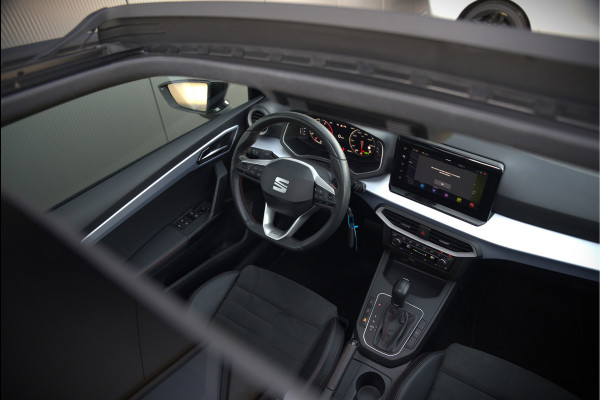 Seat Ibiza 1.5 TSI FR Business Intense Plus | Panoramadak | Stoelverwarming | Apple Carplay | Adaptive Cruise Control | Camera | Navigatie | Ambiance Verlichting | Parkeersensoren | DAB | Digitale Tellers | Dealer Onderhouden