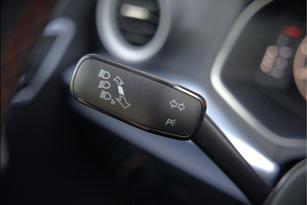 Seat Ibiza 1.5 TSI FR Business Intense Plus | Panoramadak | Stoelverwarming | Apple Carplay | Adaptive Cruise Control | Camera | Navigatie | Ambiance Verlichting | Parkeersensoren | DAB | Digitale Tellers | Dealer Onderhouden