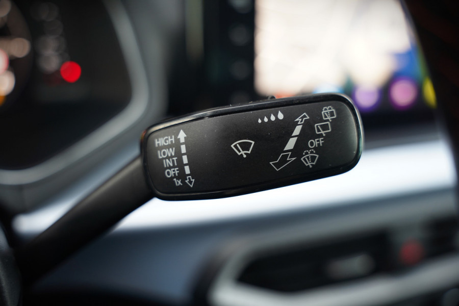 Seat Ibiza 1.5 TSI FR Business Intense Plus | Panoramadak | Stoelverwarming | Apple Carplay | Adaptive Cruise Control | Camera | Navigatie | Ambiance Verlichting | Parkeersensoren | DAB | Digitale Tellers | Dealer Onderhouden