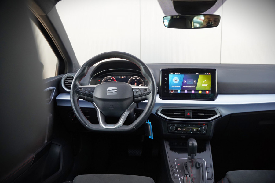 Seat Ibiza 1.5 TSI FR Business Intense Plus | Panoramadak | Stoelverwarming | Apple Carplay | Adaptive Cruise Control | Camera | Navigatie | Ambiance Verlichting | Parkeersensoren | DAB | Digitale Tellers | Dealer Onderhouden
