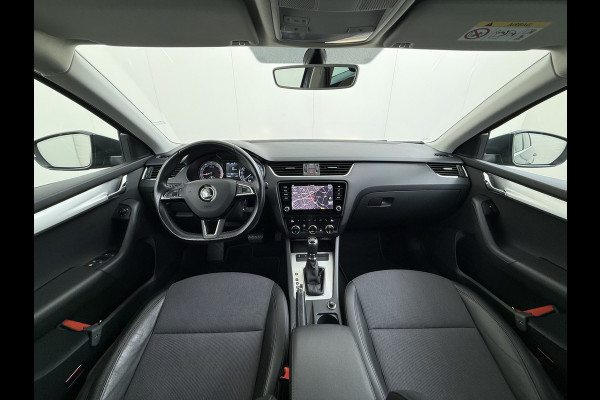 Škoda Octavia Combi 1.5TSI 150PK Automaat Stoelverwarming Apple Carplay Android Auto Navi Ecc Pdc Business Edition Isofix Cruise Control Led Lmv Bluetooth 1e Eigenaar Dealeronderhouden Origineel Nederlandse Auto