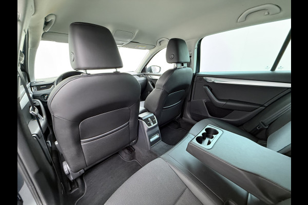Škoda Octavia Combi 1.5TSI 150PK Automaat Stoelverwarming Apple Carplay Android Auto Navi Ecc Pdc Business Edition Isofix Cruise Control Led Lmv Bluetooth 1e Eigenaar Dealeronderhouden Origineel Nederlandse Auto