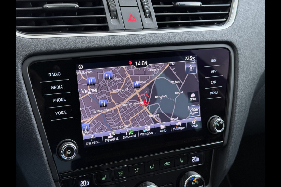 Škoda Octavia Combi 1.5TSI 150PK Automaat Stoelverwarming Apple Carplay Android Auto Navi Ecc Pdc Business Edition Isofix Cruise Control Led Lmv Bluetooth 1e Eigenaar Dealeronderhouden Origineel Nederlandse Auto