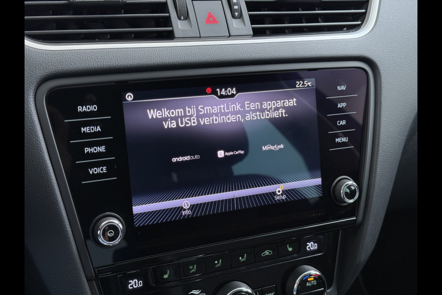 Škoda Octavia Combi 1.5TSI 150PK Automaat Stoelverwarming Apple Carplay Android Auto Navi Ecc Pdc Business Edition Isofix Cruise Control Led Lmv Bluetooth 1e Eigenaar Dealeronderhouden Origineel Nederlandse Auto