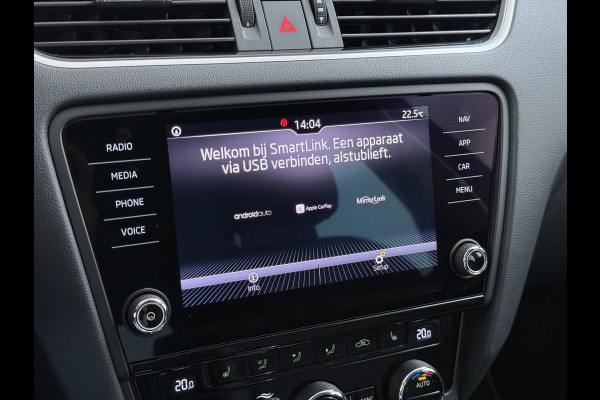 Škoda Octavia Combi 1.5TSI 150PK Automaat Stoelverwarming Apple Carplay Android Auto Navi Ecc Pdc Business Edition Isofix Cruise Control Led Lmv Bluetooth 1e Eigenaar Dealeronderhouden Origineel Nederlandse Auto
