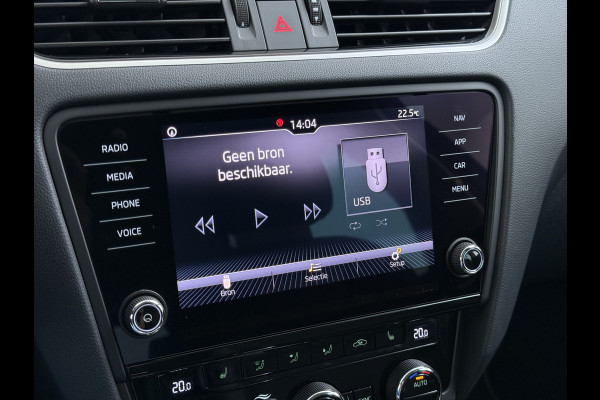 Škoda Octavia Combi 1.5TSI 150PK Automaat Stoelverwarming Apple Carplay Android Auto Navi Ecc Pdc Business Edition Isofix Cruise Control Led Lmv Bluetooth 1e Eigenaar Dealeronderhouden Origineel Nederlandse Auto