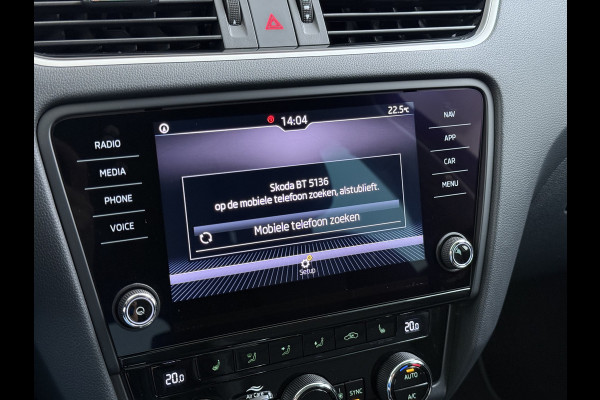 Škoda Octavia Combi 1.5TSI 150PK Automaat Stoelverwarming Apple Carplay Android Auto Navi Ecc Pdc Business Edition Isofix Cruise Control Led Lmv Bluetooth 1e Eigenaar Dealeronderhouden Origineel Nederlandse Auto
