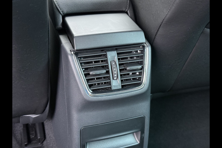 Škoda Octavia Combi 1.5TSI 150PK Automaat Stoelverwarming Apple Carplay Android Auto Navi Ecc Pdc Business Edition Isofix Cruise Control Led Lmv Bluetooth 1e Eigenaar Dealeronderhouden Origineel Nederlandse Auto