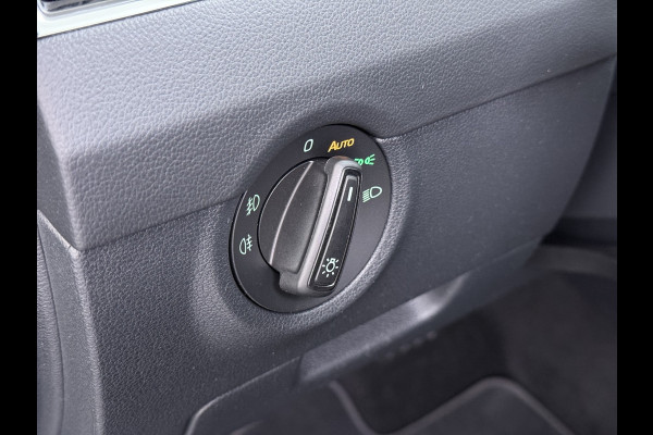 Škoda Octavia Combi 1.5TSI 150PK Automaat Stoelverwarming Apple Carplay Android Auto Navi Ecc Pdc Business Edition Isofix Cruise Control Led Lmv Bluetooth 1e Eigenaar Dealeronderhouden Origineel Nederlandse Auto