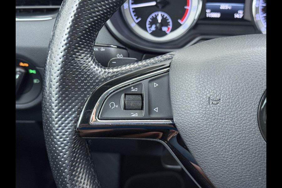 Škoda Octavia Combi 1.5TSI 150PK Automaat Stoelverwarming Apple Carplay Android Auto Navi Ecc Pdc Business Edition Isofix Cruise Control Led Lmv Bluetooth 1e Eigenaar Dealeronderhouden Origineel Nederlandse Auto