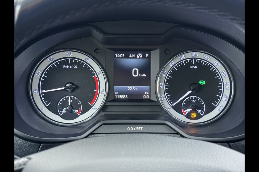 Škoda Octavia Combi 1.5TSI 150PK Automaat Stoelverwarming Apple Carplay Android Auto Navi Ecc Pdc Business Edition Isofix Cruise Control Led Lmv Bluetooth 1e Eigenaar Dealeronderhouden Origineel Nederlandse Auto
