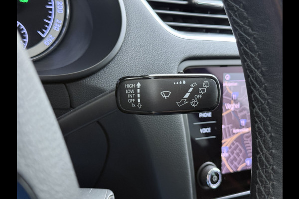 Škoda Octavia Combi 1.5TSI 150PK Automaat Stoelverwarming Apple Carplay Android Auto Navi Ecc Pdc Business Edition Isofix Cruise Control Led Lmv Bluetooth 1e Eigenaar Dealeronderhouden Origineel Nederlandse Auto