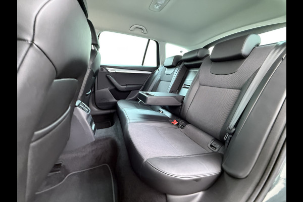 Škoda Octavia Combi 1.5TSI 150PK Automaat Stoelverwarming Apple Carplay Android Auto Navi Ecc Pdc Business Edition Isofix Cruise Control Led Lmv Bluetooth 1e Eigenaar Dealeronderhouden Origineel Nederlandse Auto