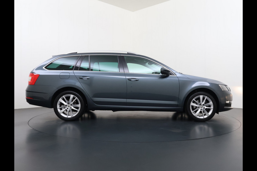 Škoda Octavia Combi 1.5TSI 150PK Automaat Stoelverwarming Apple Carplay Android Auto Navi Ecc Pdc Business Edition Isofix Cruise Control Led Lmv Bluetooth 1e Eigenaar Dealeronderhouden Origineel Nederlandse Auto