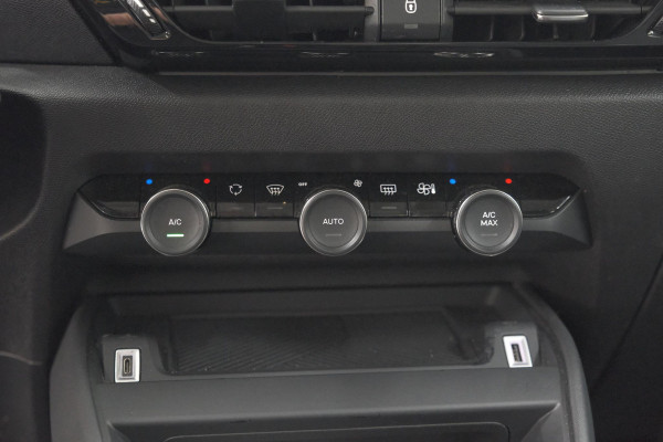 Citroën Ë-C4 Live 50 kWh | 11 KW lader | Apple Carplay | Parkeersensoren | LED