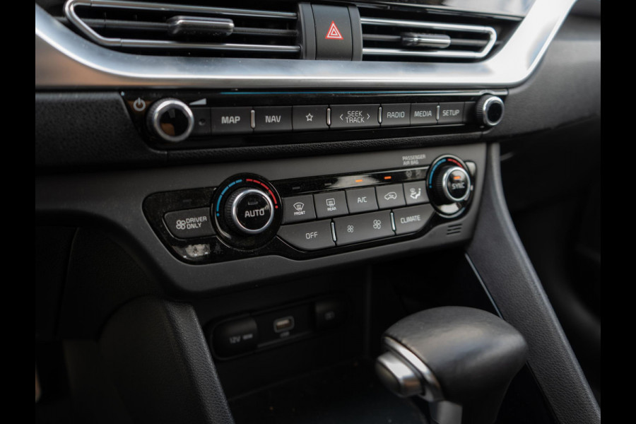 Kia Niro 1.6 GDi Hybrid DynamicPlusLine | Stoel en stuurverwarming| Navigatie | Achteruitrijcamera | Trekhaak |