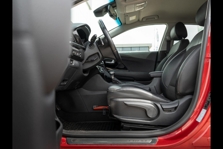 Kia Niro 1.6 GDi Hybrid DynamicPlusLine | Stoel en stuurverwarming| Navigatie | Achteruitrijcamera | Trekhaak |