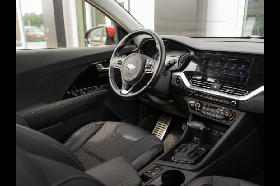 Kia Niro 1.6 GDi Hybrid DynamicPlusLine | Stoel en stuurverwarming| Navigatie | Achteruitrijcamera | Trekhaak |