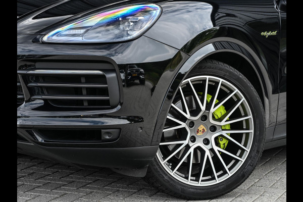 Porsche Cayenne 3.0 E-Hybrid Platinum Edition | Panoramadak | 360 Camera | Bose | Sport Chrono | Ambiance Verlichting | Stoelverwarming V+A | Luchtvering |