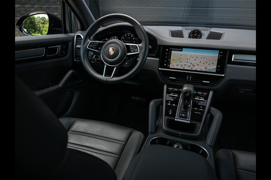 Porsche Cayenne 3.0 E-Hybrid Platinum Edition | Panoramadak | 360 Camera | Bose | Sport Chrono | Ambiance Verlichting | Stoelverwarming V+A | Luchtvering |