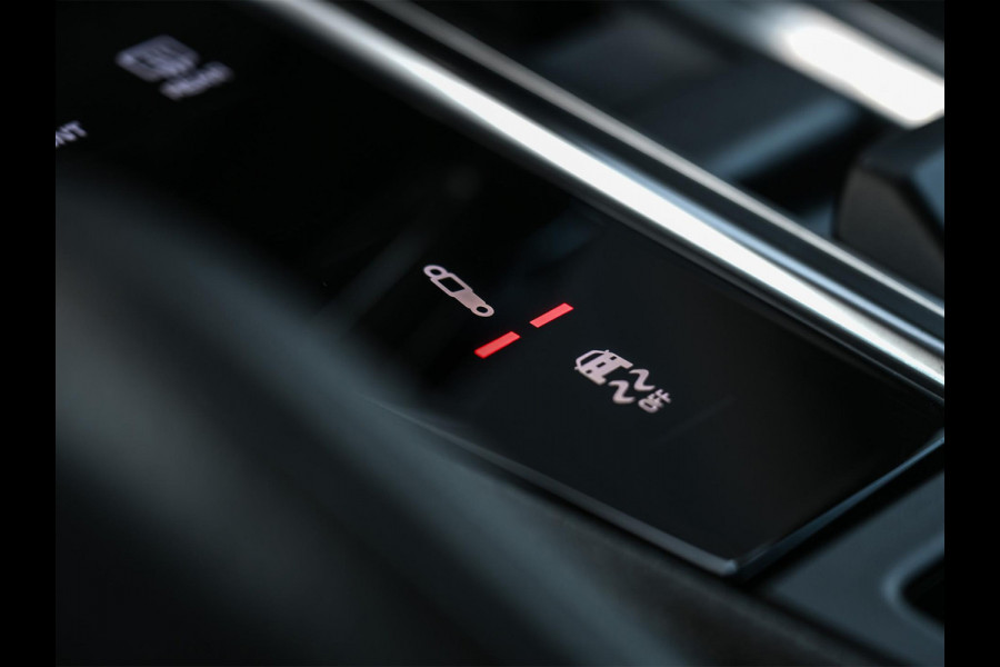 Porsche Cayenne 3.0 E-Hybrid Platinum Edition | Panoramadak | 360 Camera | Bose | Sport Chrono | Ambiance Verlichting | Stoelverwarming V+A | Luchtvering |