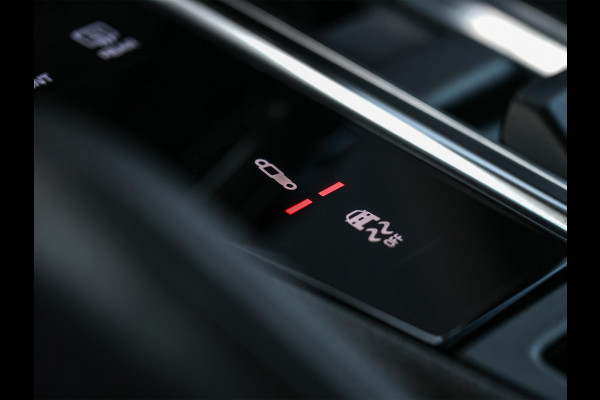 Porsche Cayenne 3.0 E-Hybrid Platinum Edition | Panoramadak | 360 Camera | Bose | Sport Chrono | Ambiance Verlichting | Stoelverwarming V+A | Luchtvering |