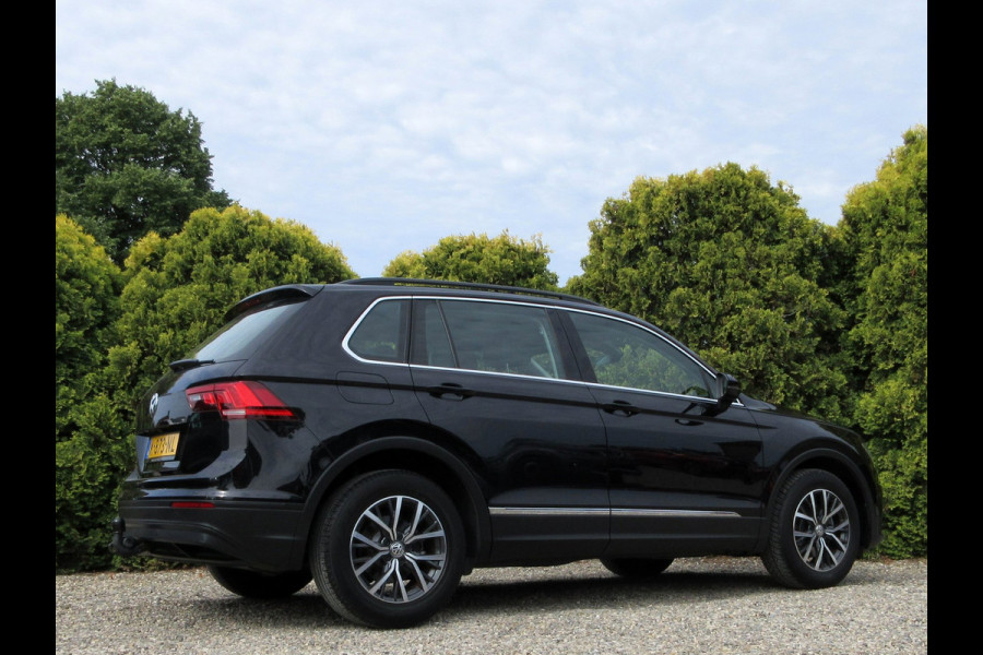 Volkswagen Tiguan 1.5 TSI Life Automaat * Trekhaak * LED *