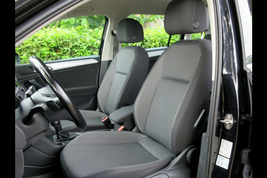 Volkswagen Tiguan 1.5 TSI Life Automaat * Trekhaak * LED *
