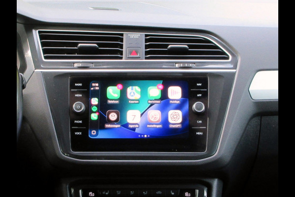 Volkswagen Tiguan 1.5 TSI Life Automaat * Trekhaak * LED *
