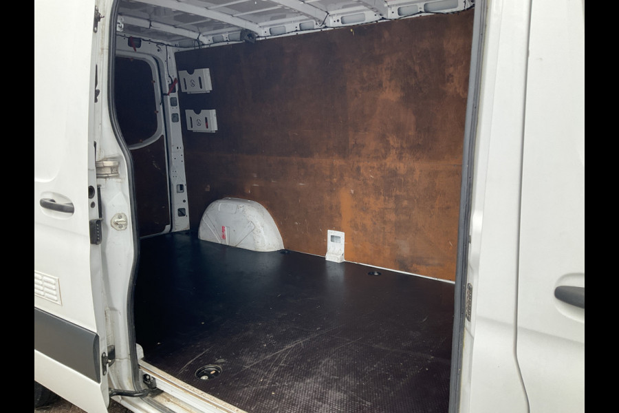 Mercedes-Benz Sprinter 3-Pers 314 2.2 CDI 143PK L2H1 Clima Cruise Audio Trekhaak 3-Persoons