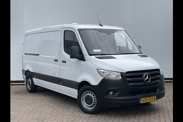 Mercedes-Benz Sprinter 3-Pers 314 2.2 CDI 143PK L2H1 Clima Cruise Audio Trekhaak 3-Persoons