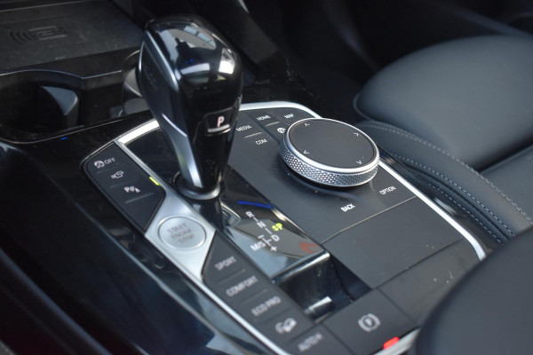 BMW X3 M40i xDrive High Executive Pano HUD Lane Camera Keyless HK