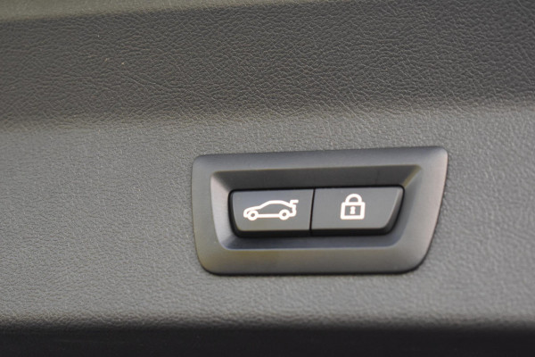 BMW X3 M40i xDrive High Executive Pano HUD Lane Camera Keyless HK