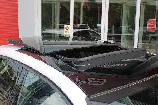 Peugeot 308 1.2 Hybrid 145PK AUTOMAAT GT | PANORAMA SCHUIF/KANTEL DAK | AFNEEMBARE TREKHAAK | NAVIGATIE | SENSATION PACK: FOCAL HIFI SYSTEM (PREMIUM HIFI SYSTEEM MET 10 SPEAKERS)/DRAADLOZE TELEFOONLADER | 360° VISION & DRIVE ASSIST PLUS PACK: ACHTERUITRIJCAMERA 360° VISEOPARK 3 (4 CAMERA'S)/PARKEERHULP VOOR EN ACHTER/ANTI DIEFSTAL ALARM/PEUGEOT i-COCKPIT MET CONFIGUREERBAAR 3D-INSTRUMENTENPANEEL/CLEAN CABIN | ALCANTARA EXECUTIVE PACK: BEKLEDING ALCANTARA/KUNSTLEDER INCL. ELEKTRISCH BEDIENBARE AGR STOEL EN MASSAGE OP BEIDE VOORSTOELEN | 18" LICHTMETALEN VELGEN "PORTLAND" | NAVIGATI
