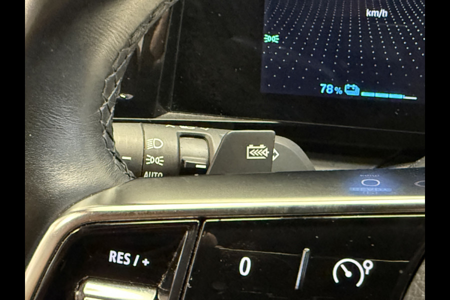 Renault Mégane E-Tech EV40 Boost Charge Techno NAVI-CAMERA-PDC-AIRCO/ECC-TWO TONE-SOH 95,6%
