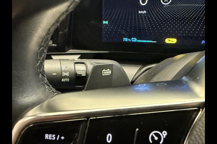 Renault Mégane E-Tech EV40 Boost Charge Techno NAVI-CAMERA-PDC-AIRCO/ECC-TWO TONE-SOH 95,6%