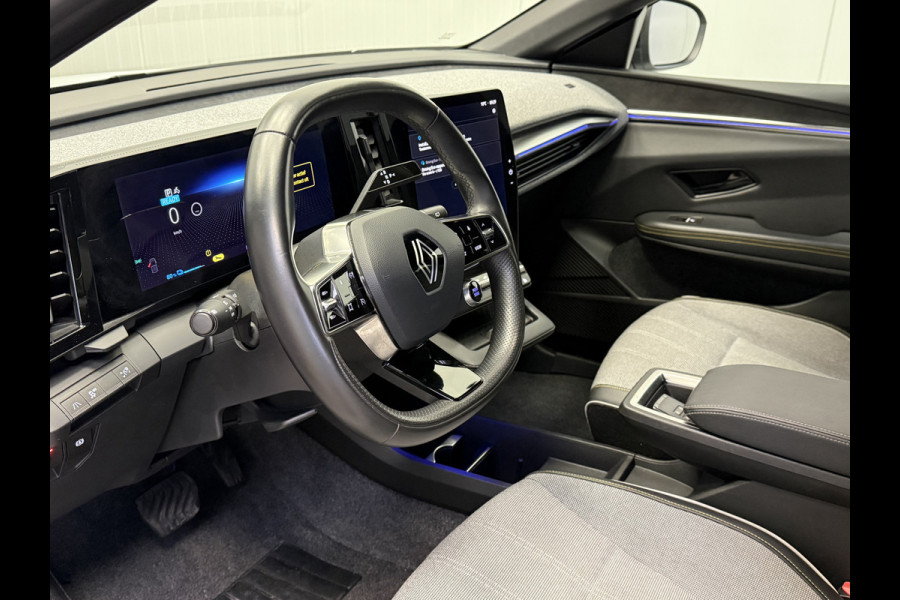 Renault Mégane E-Tech EV40 Boost Charge Techno NAVI-CAMERA-PDC-AIRCO/ECC-TWO TONE-SOH 95,6%