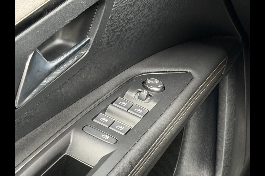 Peugeot 3008 1.6 HYbrid4 300 GT | Camera 360 | kantel schuifdak | Apple carplay/Android Auto | Stoelverwarming