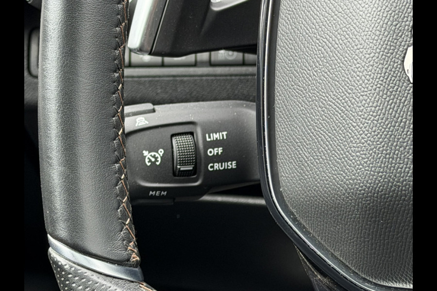 Peugeot 3008 1.6 HYbrid4 300 GT | Camera 360 | kantel schuifdak | Apple carplay/Android Auto | Stoelverwarming