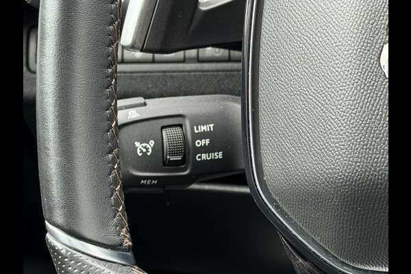 Peugeot 3008 1.6 HYbrid4 300 GT | Camera 360 | kantel schuifdak | Apple carplay/Android Auto | Stoelverwarming