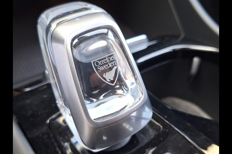 Volvo XC40 1.5 T5 Recharge Inscription | H&K audio | Panorama | Leder | Full LED | Camera |