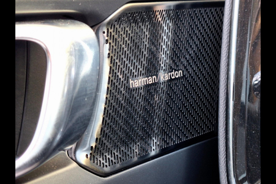 Volvo XC40 1.5 T5 Recharge Inscription | H&K audio | Panorama | Leder | Full LED | Camera |