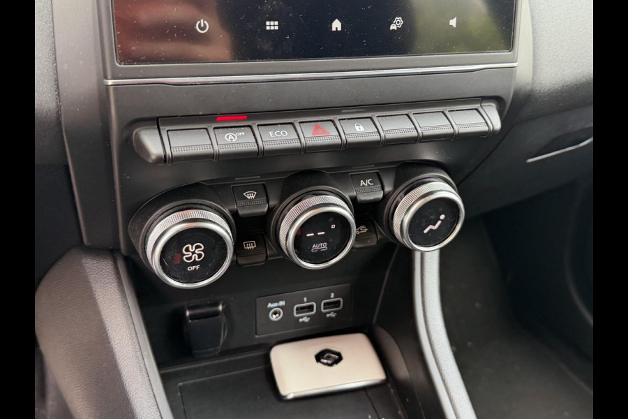 Renault Captur 1.0 TCe 100 Intens . GARANTIE TOT 02-2030! . NAVIGATIE . PARKEERSENSOREN ACHTER . CRUISE CONTROL .