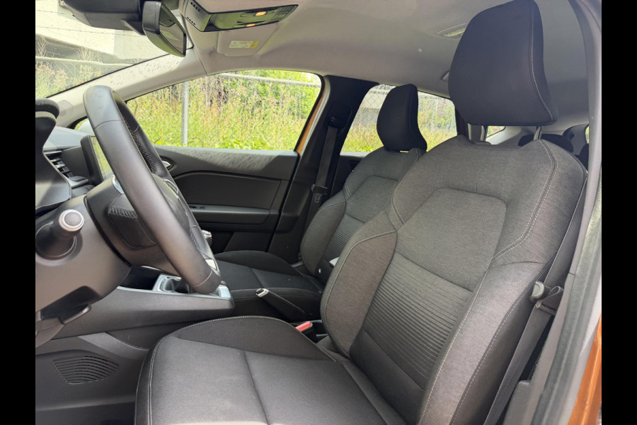 Renault Captur 1.0 TCe 100 Intens . GARANTIE TOT 02-2030! . NAVIGATIE . PARKEERSENSOREN ACHTER . CRUISE CONTROL .