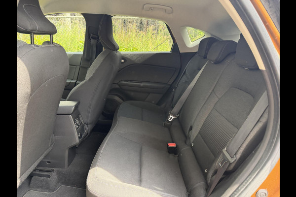 Renault Captur 1.0 TCe 100 Intens . GARANTIE TOT 02-2030! . NAVIGATIE . PARKEERSENSOREN ACHTER . CRUISE CONTROL .