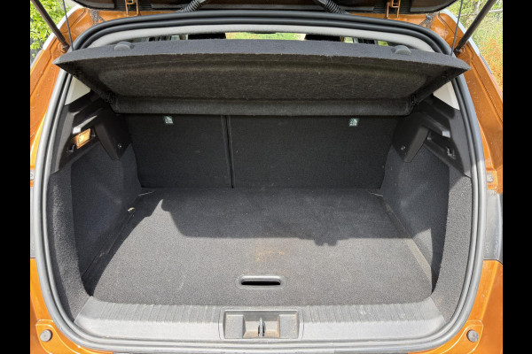 Renault Captur 1.0 TCe 100 Intens . GARANTIE TOT 02-2030! . NAVIGATIE . PARKEERSENSOREN ACHTER . CRUISE CONTROL .