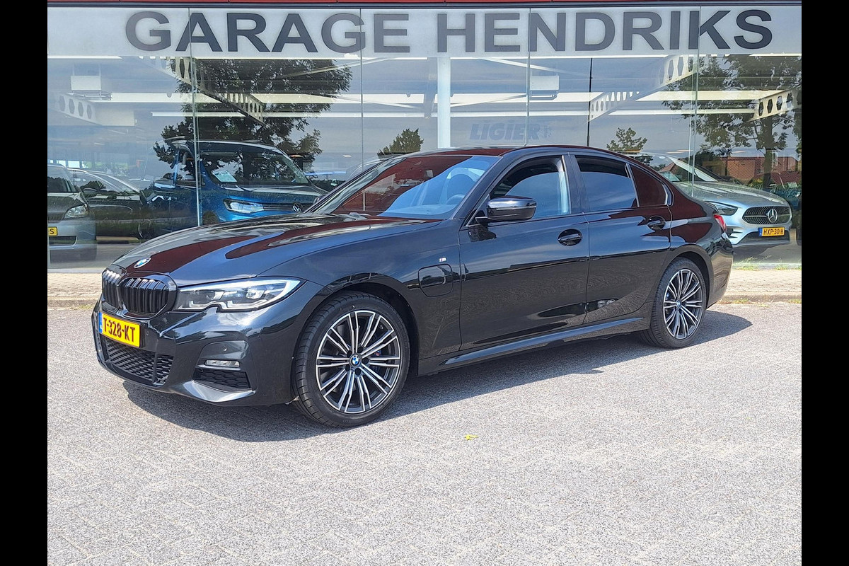 BMW 3-serie 330e M Sport | SOH: 88,8% |  Trekhaak wegklapbaar | Nieuwe banden | Climate  | CC | Leder Stof |