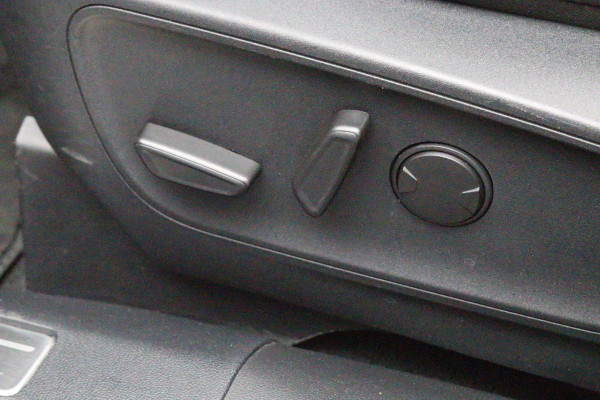 Ford Kuga 2.5 225 PK PHEV Vignale, Trekhaak, Panoramadak, Leder, B&O Sound, Winterpakket, Leder