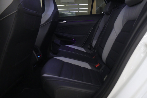 Volkswagen Golf 1.4 eHybrid GTE /PANO/IQLIGHT/CAM/CARPLAY/ACC/KEYLESS/VOL